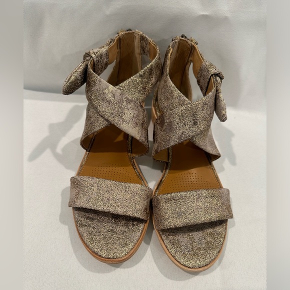 NIB Corso Como Rasque Rose Metallic Brocade Sandals Size 7 - Picture 6 of 7